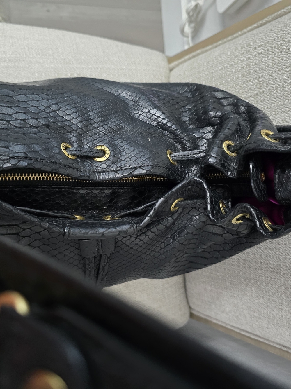 RARE Henri Bendel Python Embossed Leather Drawstring Hobo Bag - EUC - Picture 8 of 15
